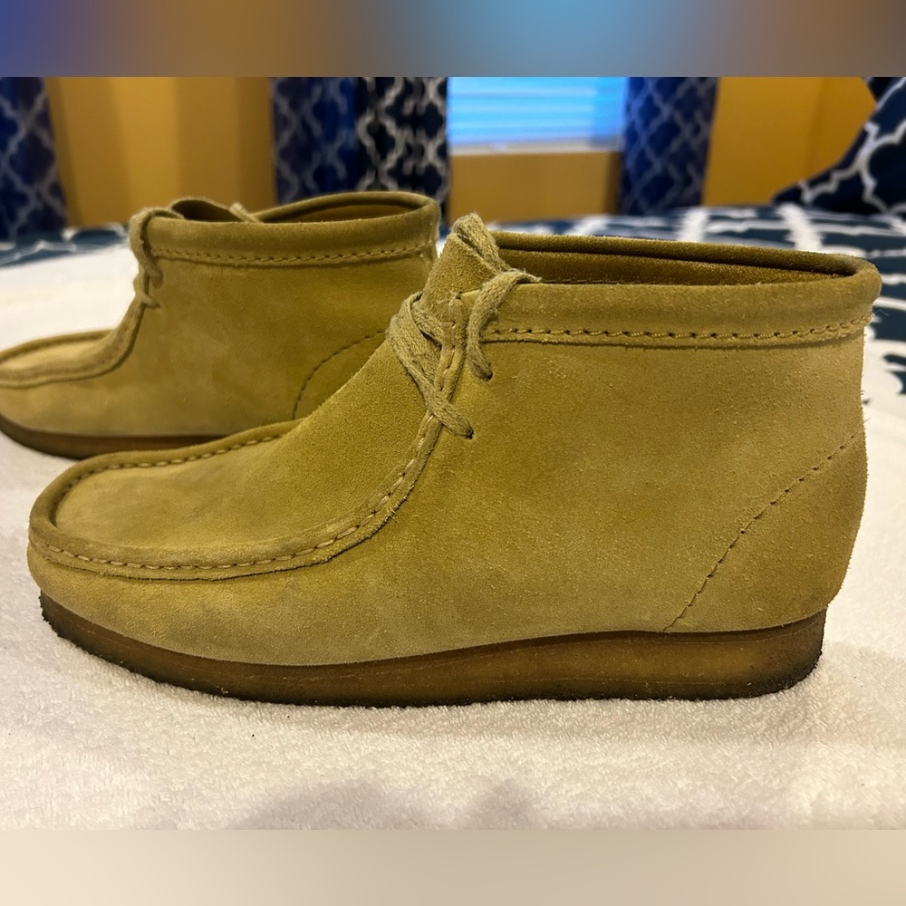Clarks Originals Wallabees Tan Men 9.5. Good condition.